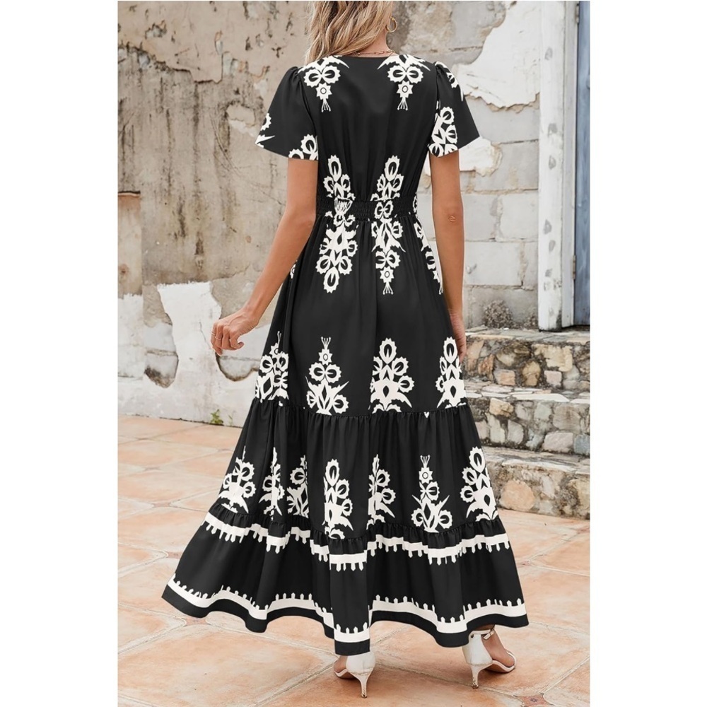 Casual V Neck Boho Maxi Dress with Pockets (Medium) - Picture 2 of 6